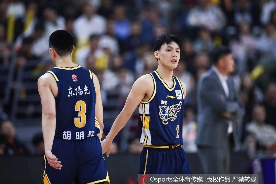 乐鱼体育官方网站-CBA告别24年垄断,迎来全新乱世!上一次没辽粤,姚明夺冠
